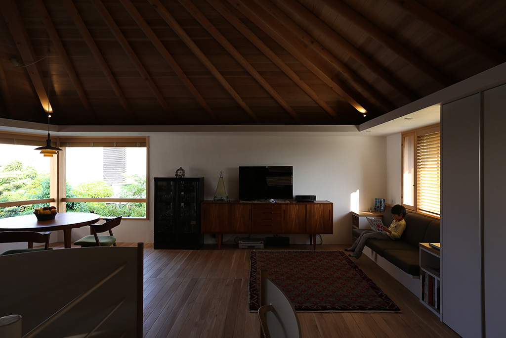 小さな五角形の家