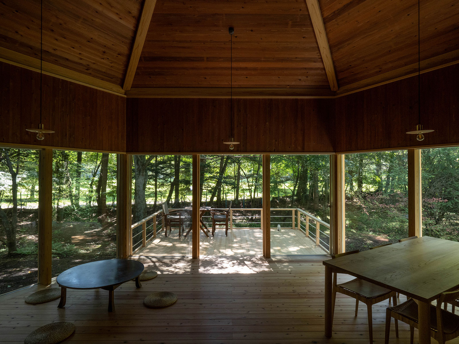 森の中のゲストハウスⅢ