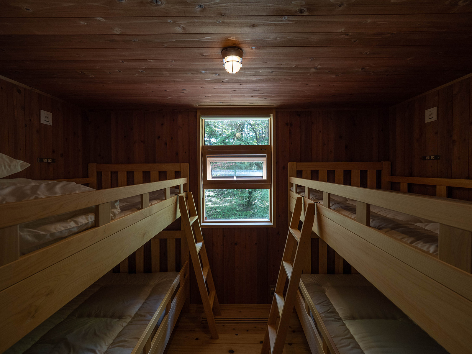 森の中のゲストハウスⅢ